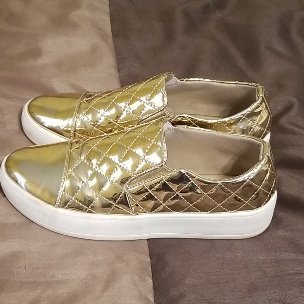 Gold shoes